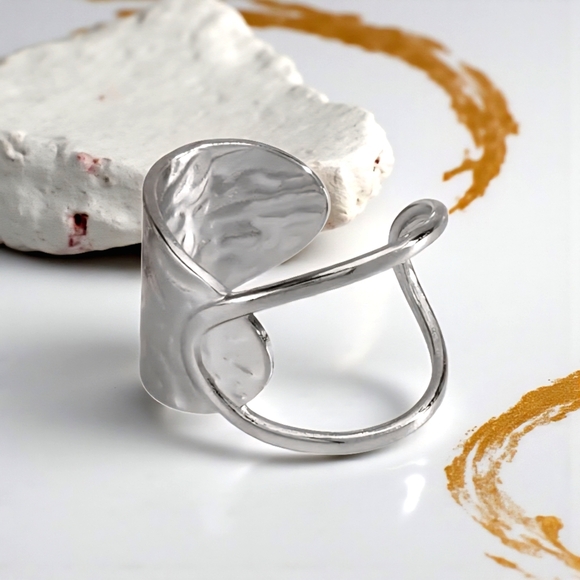 🆕️Minimalist Statement Ring 18K White Gold Plated Stainless Steel Adjustable - Picture 9 of 13